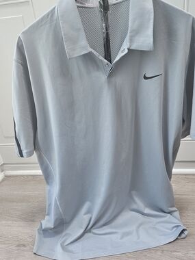 Nike Tiger Woods Men’s Performance Polo with Black Swoosh